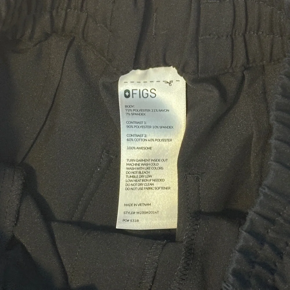 Figs Scrubs Set - Picture 4 of 5